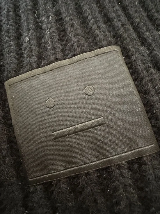 💯 % authentic. Like New. With TAG. 
Acne Black Ribbed Knit Beanie - Picture 3 of 5